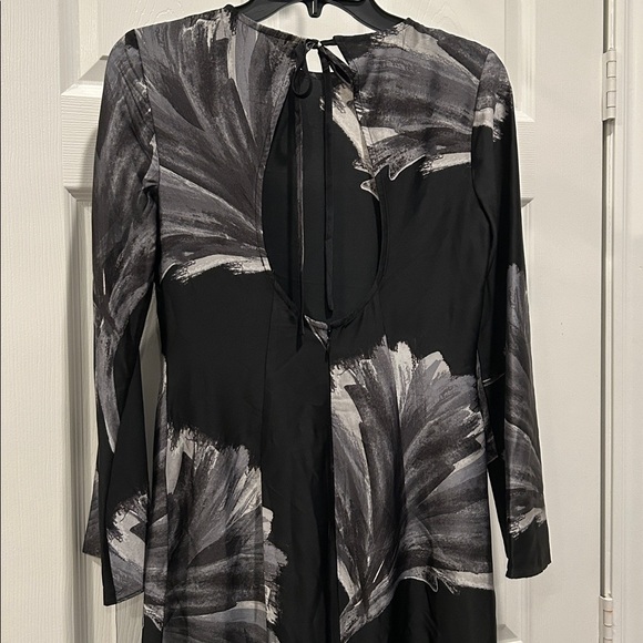 DONNA MORGAN Cut-Out Back Floral Midi Dress - Picture 8 of 14